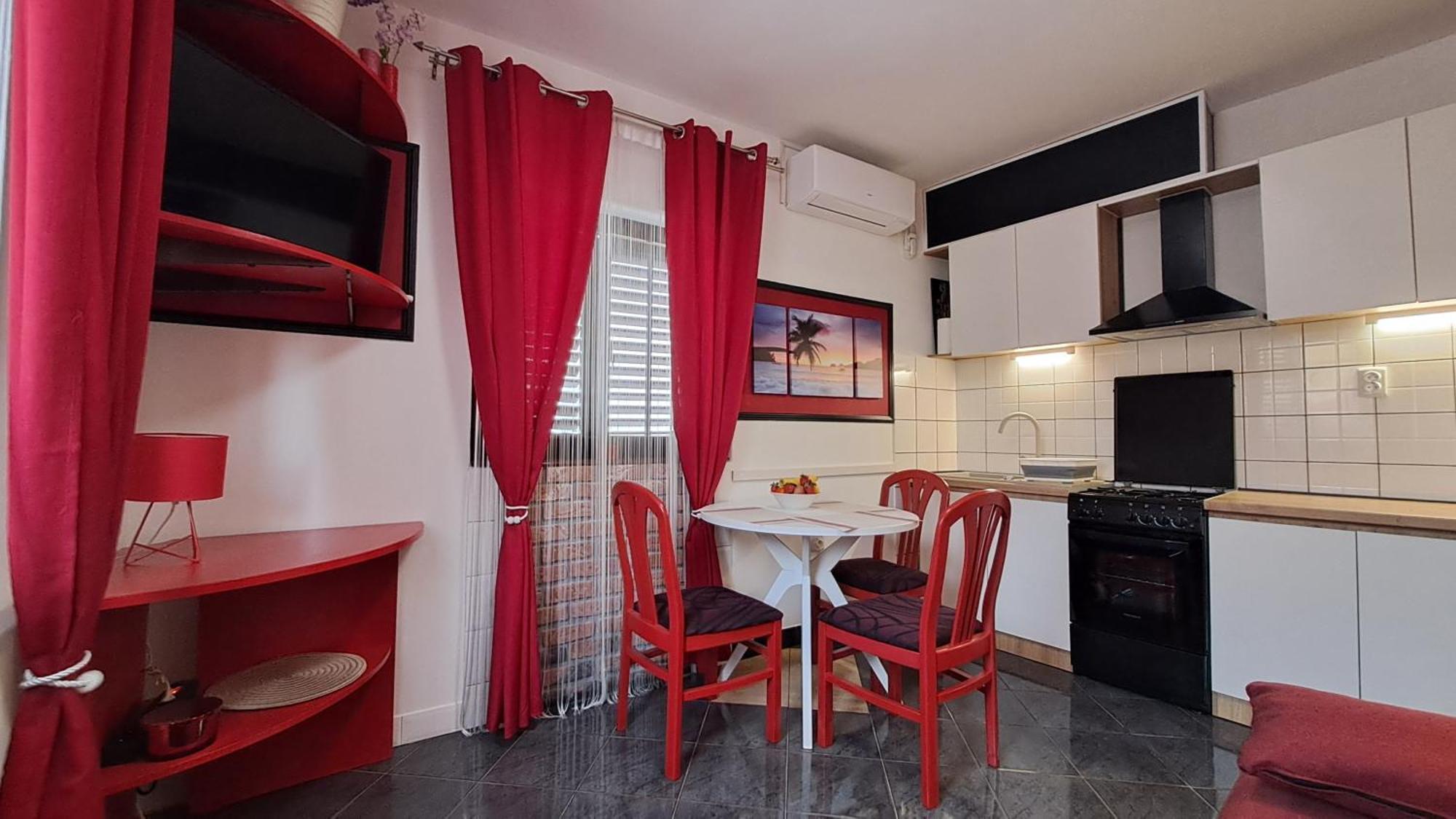 Red Gold Apartment プーラ エクステリア 写真